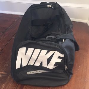 team training max air large duffel